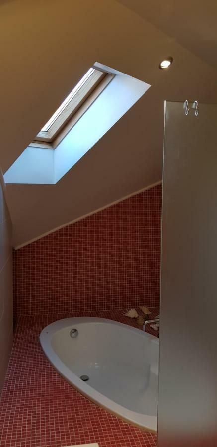 Exceptional Uzupis Bridge 3 Bedroom Apartment Wilna Exterior foto
