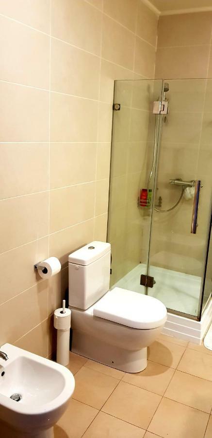 Exceptional Uzupis Bridge 3 Bedroom Apartment Wilna Exterior foto