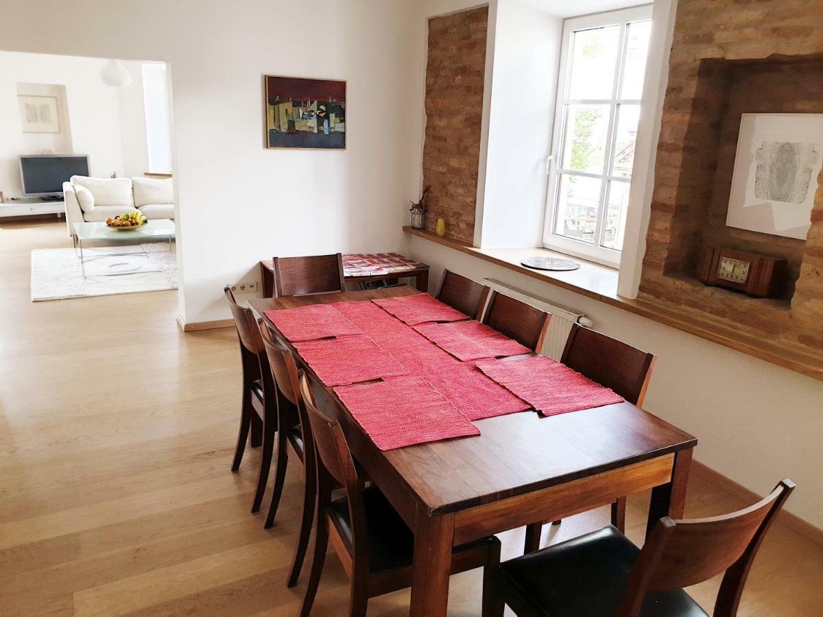Exceptional Uzupis Bridge 3 Bedroom Apartment Wilna Exterior foto