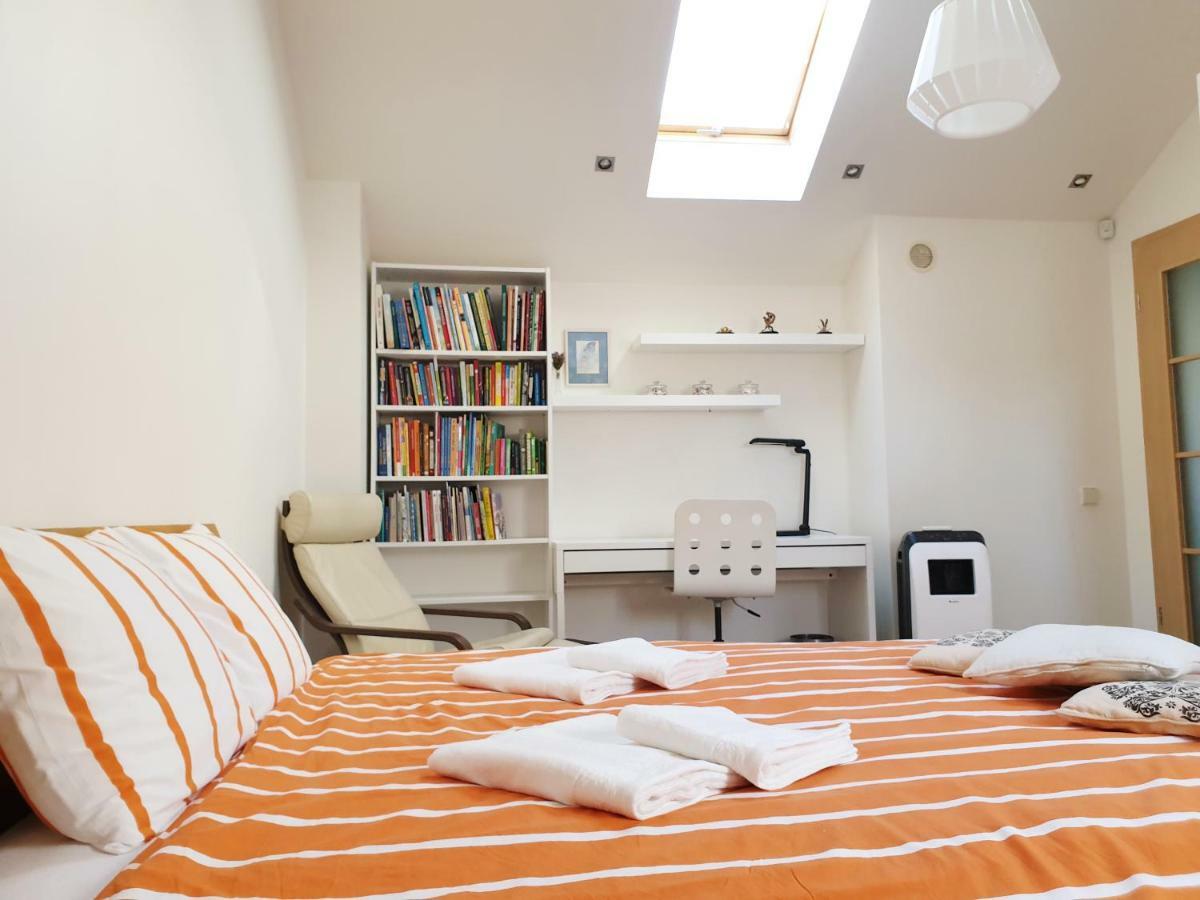 Exceptional Uzupis Bridge 3 Bedroom Apartment Wilna Exterior foto